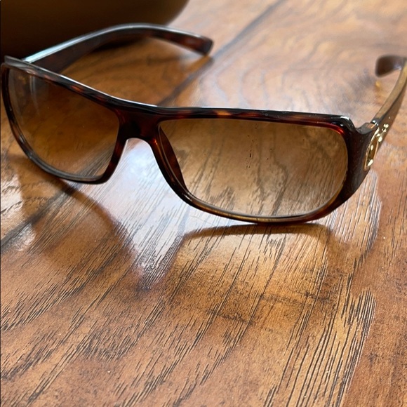 Gucci sunglasses - Picture 2 of 3